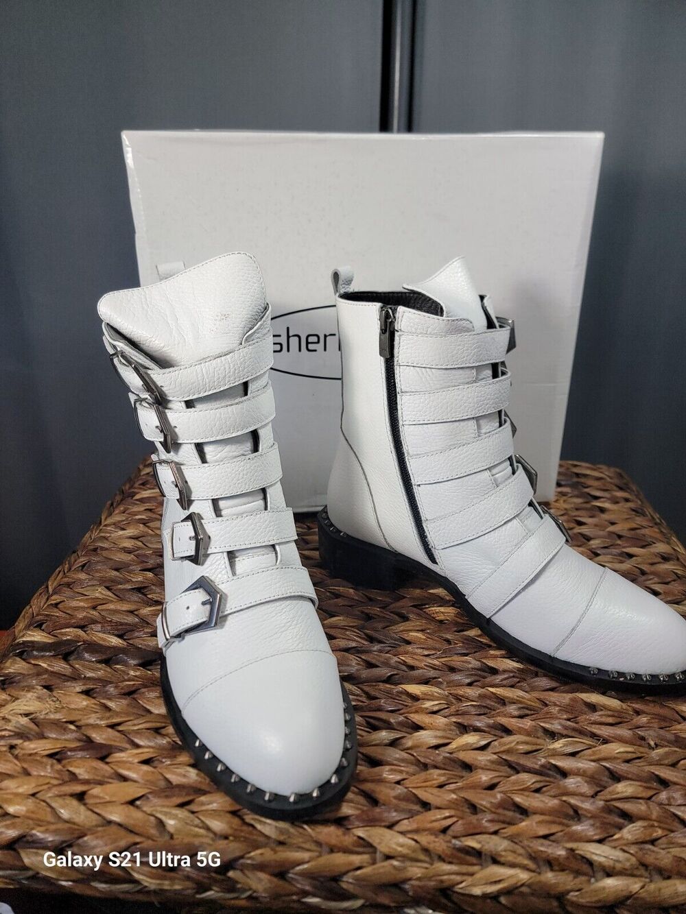 New Beautiful Sheridan Mia Knight Buckle Boot In White Leather Sz 40 US 9